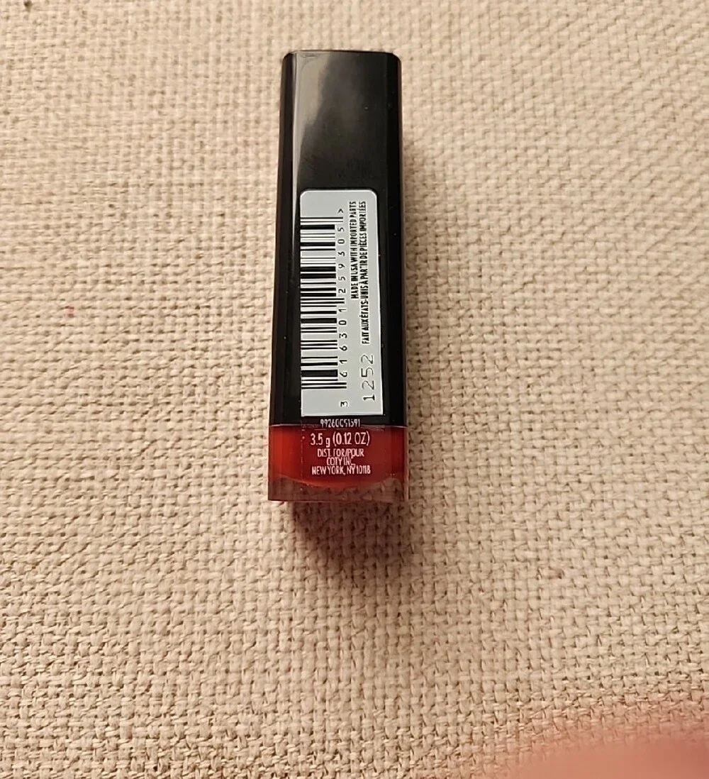 COVERGIRL Black Tube Lipstick with Red Shade # 510